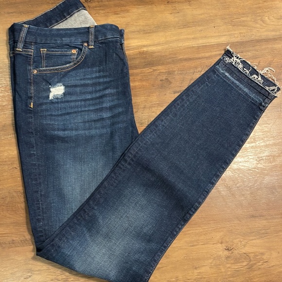 h&m super comfortable and skinny high waist ankle length ripped jeans high waist - Picture 3 of 16